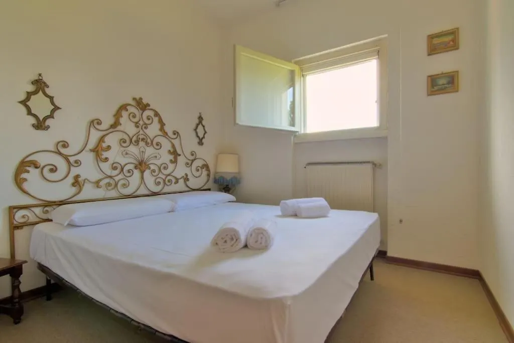 Lalla Al Lago Pool - Access, Parking, Lake Views Padenghe sul Garda Italy